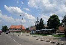 4 Жашков  Борд розташований в центрі м.Жашків, на перехресті вулиць Леніна та Костромська.